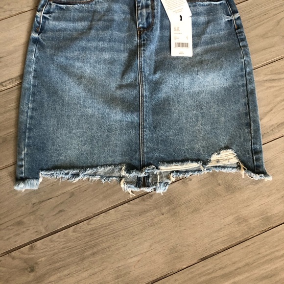 A Loves A Pencil Denim Skirt - Picture 4 of 12